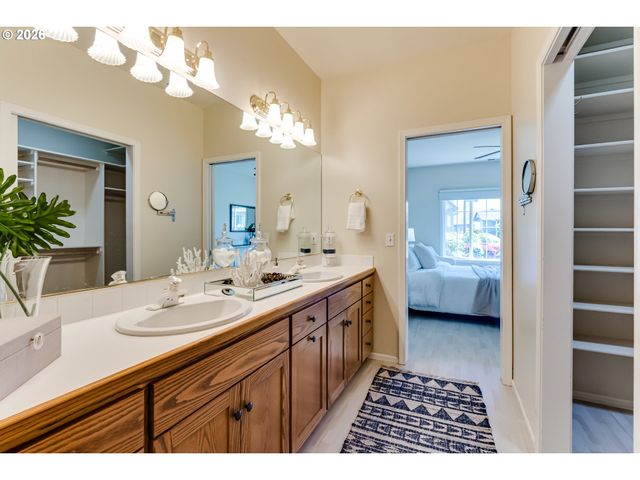 3344 LAKEMONT Dr, Eugene, OR 97408