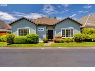 3344 LAKEMONT Dr, Eugene, OR 97408