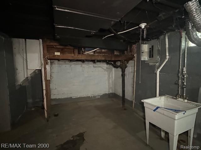 18453 Lauder Street, Detroit, MI 48235
