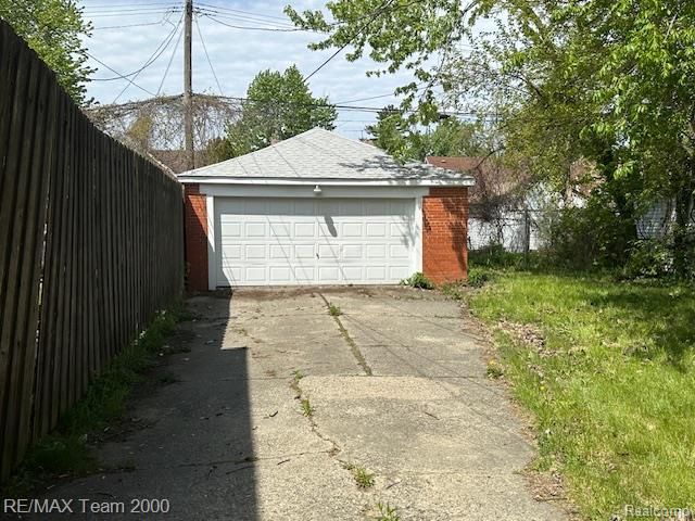 18453 Lauder Street, Detroit, MI 48235