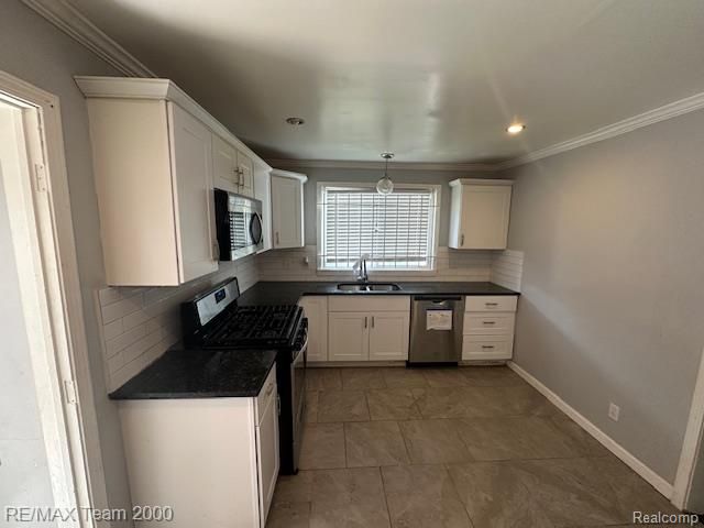 18453 Lauder Street, Detroit, MI 48235