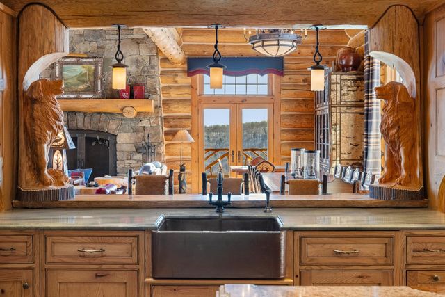 557 Trager Road, Jamaica, VT 05343