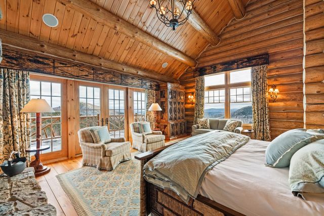 557 Trager Road, Jamaica, VT 05343