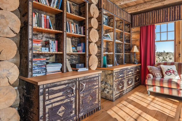 557 Trager Road, Jamaica, VT 05343