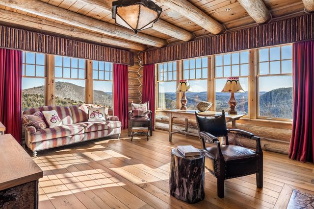 557 Trager Road, Jamaica, VT 05343