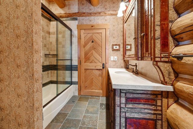 557 Trager Road, Jamaica, VT 05343