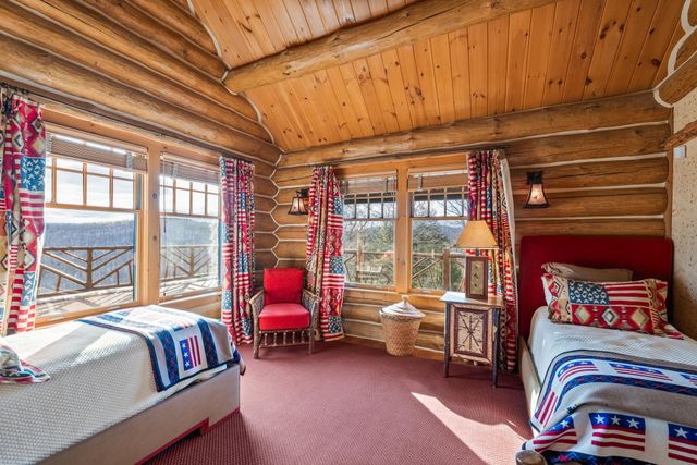 557 Trager Road, Jamaica, VT 05343