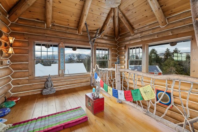 557 Trager Road, Jamaica, VT 05343