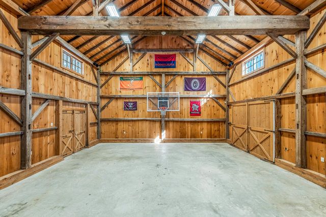 557 Trager Road, Jamaica, VT 05343