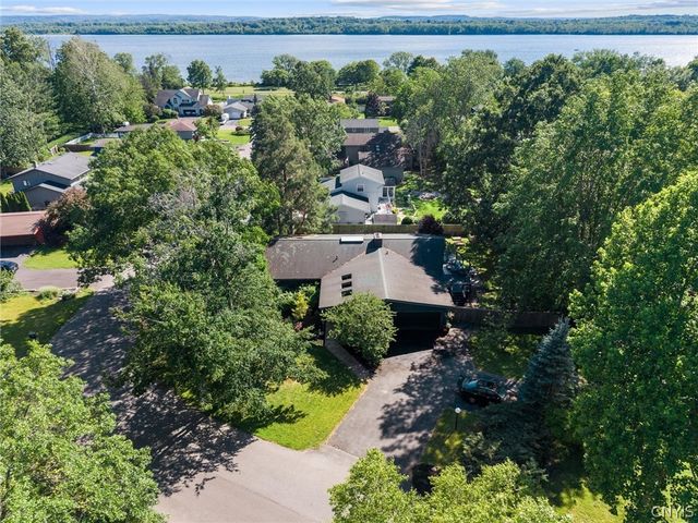 108 Sun Harbor Drive, Salina, NY 13088