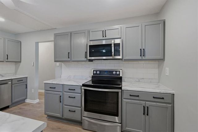 5118 Crest Drive, Kansas City, KS 66106