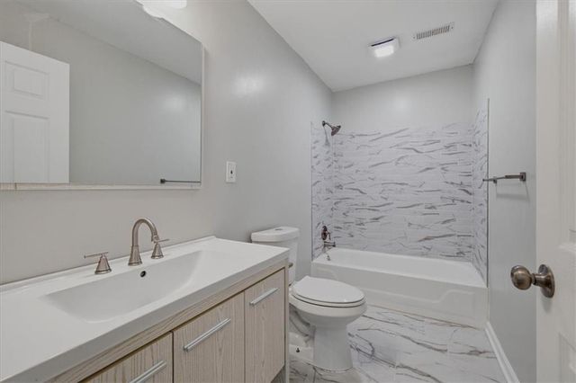 5118 Crest Drive, Kansas City, KS 66106