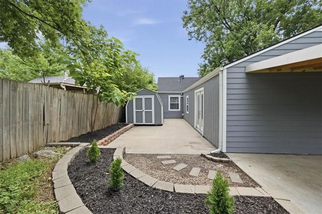 5118 Crest Drive, Kansas City, KS 66106