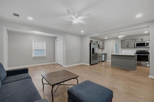 5118 Crest Drive, Kansas City, KS 66106