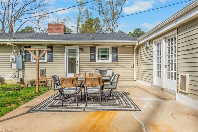 532 Lakeside Drive, Walnut Cove, NC 27052