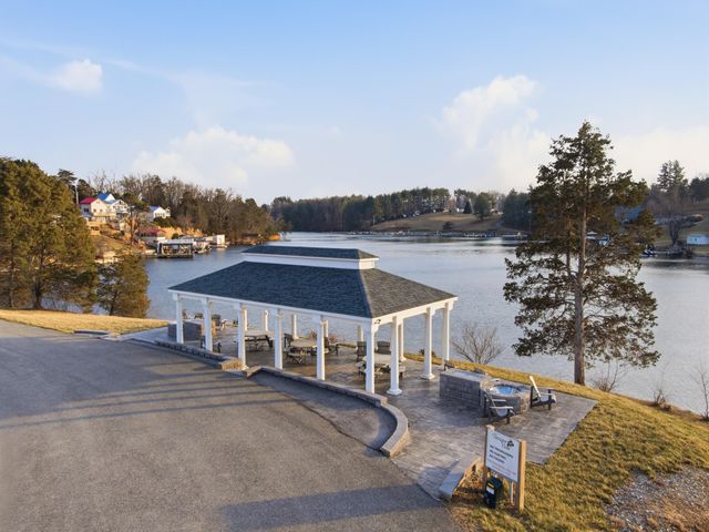 6671 Tanager LN, Dublin, VA 24084