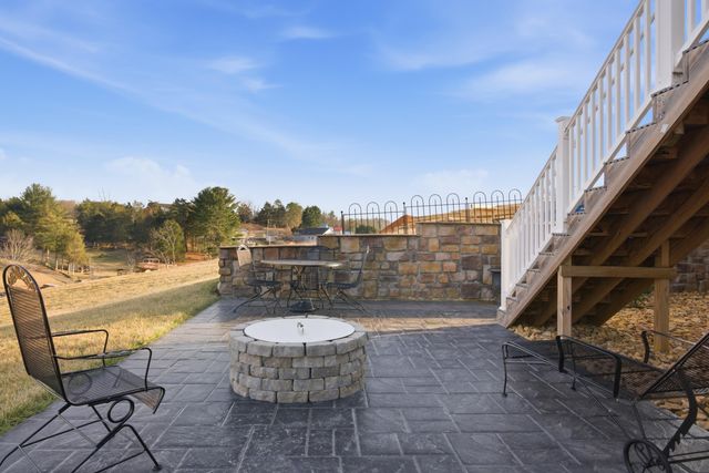 6671 Tanager LN, Dublin, VA 24084