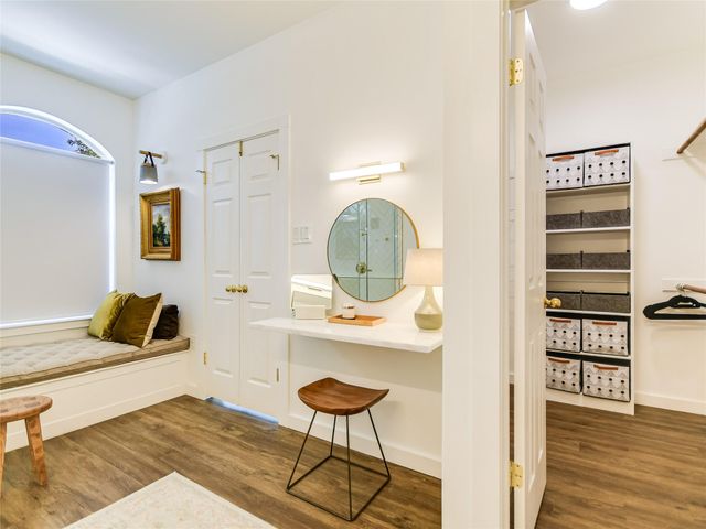 75 Stillmeadow DR, The Hills, TX 78738