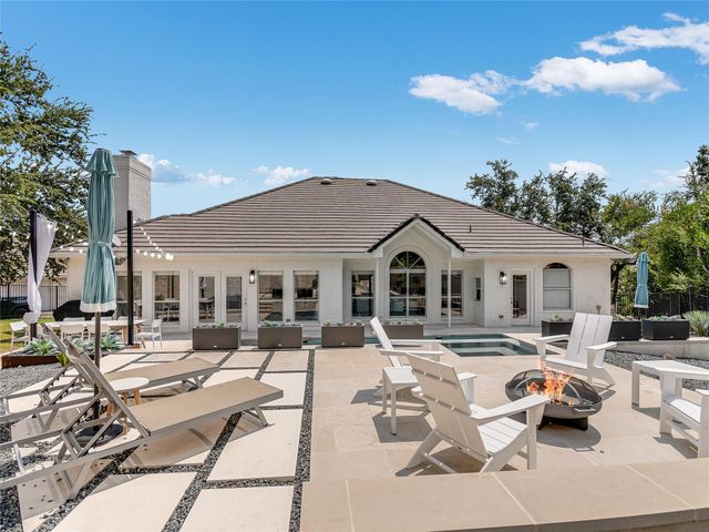 75 Stillmeadow DR, The Hills, TX 78738