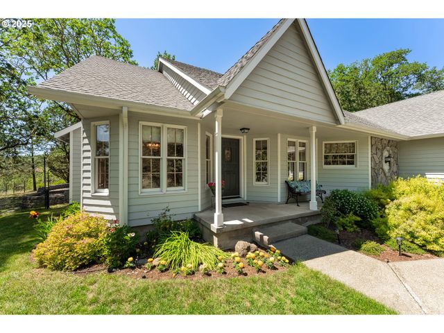 7654 NORTH BANK Rd, Roseburg, OR 97470