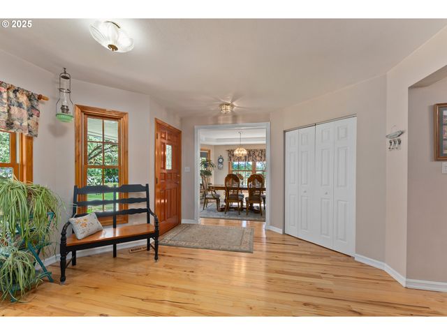 7654 NORTH BANK Rd, Roseburg, OR 97470