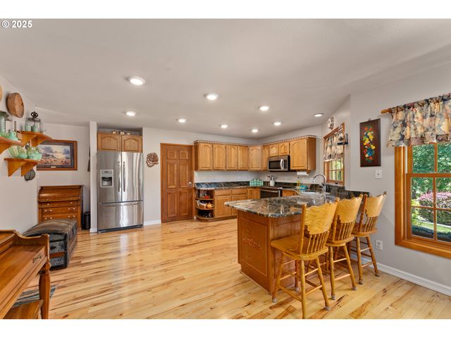 7654 NORTH BANK Rd, Roseburg, OR 97470