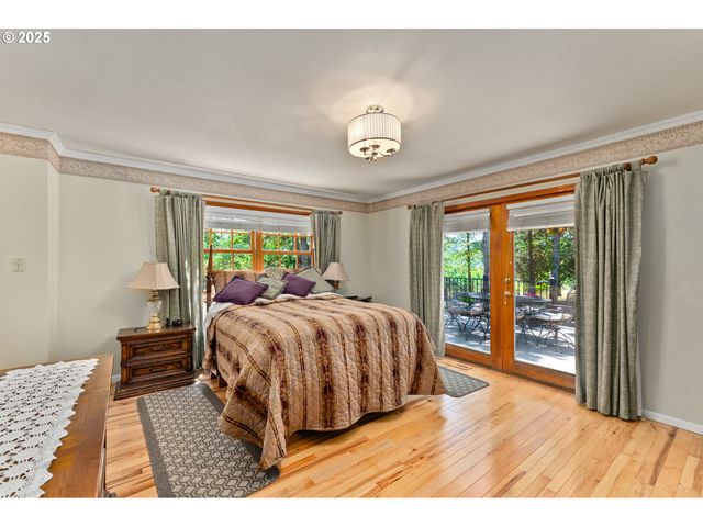 7654 NORTH BANK Rd, Roseburg, OR 97470