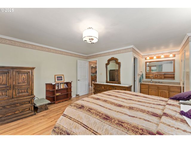 7654 NORTH BANK Rd, Roseburg, OR 97470