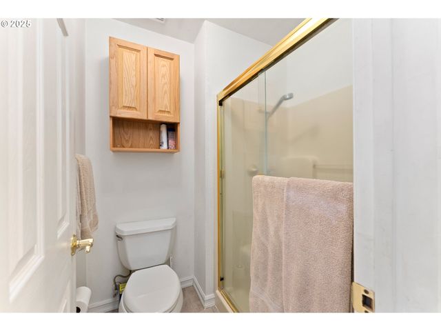 7654 NORTH BANK Rd, Roseburg, OR 97470