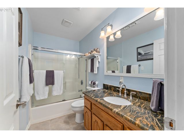 7654 NORTH BANK Rd, Roseburg, OR 97470