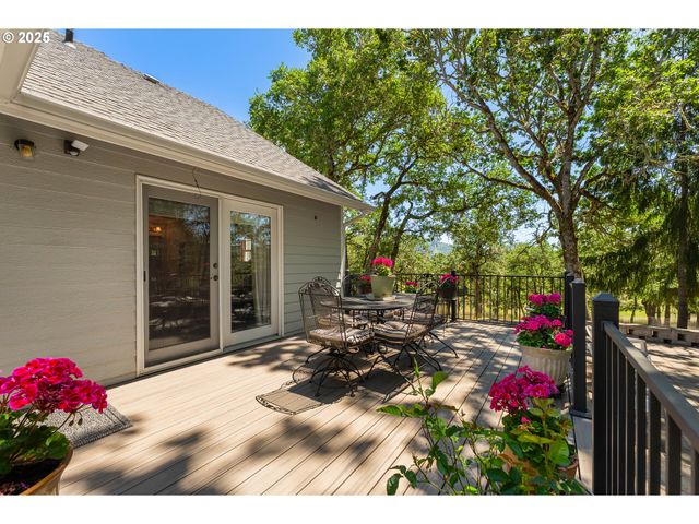 7654 NORTH BANK Rd, Roseburg, OR 97470