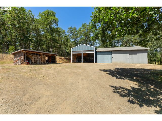 7654 NORTH BANK Rd, Roseburg, OR 97470