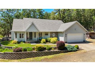 7654 NORTH BANK Rd, Roseburg, OR 97470