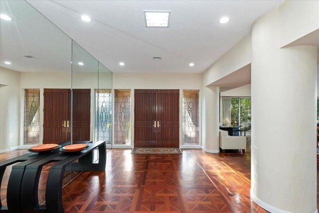 2 Deerfield Court, Rancho Mirage, CA 92270