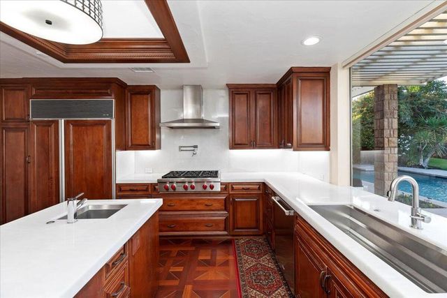 2 Deerfield Court, Rancho Mirage, CA 92270