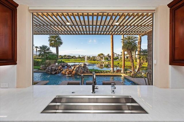 2 Deerfield Court, Rancho Mirage, CA 92270