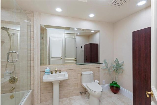 2 Deerfield Court, Rancho Mirage, CA 92270