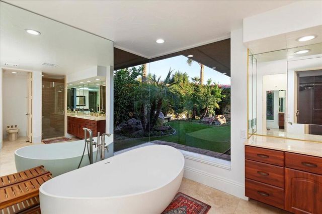 2 Deerfield Court, Rancho Mirage, CA 92270