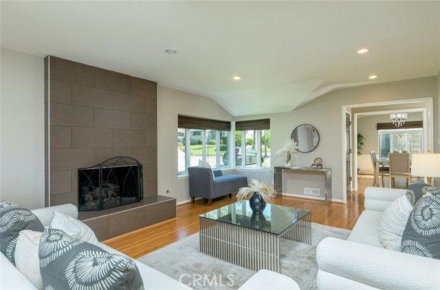 306 Parkwood Drive, Glendale, CA 91202