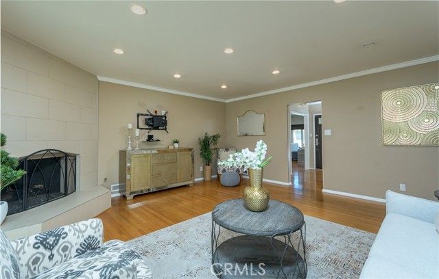 306 Parkwood Drive, Glendale, CA 91202