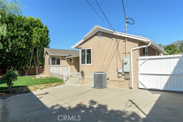 306 Parkwood Drive, Glendale, CA 91202
