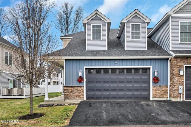 40 Stacey Way, North Greenbush, NY 12180