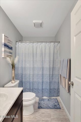 40 Stacey Way, North Greenbush, NY 12180