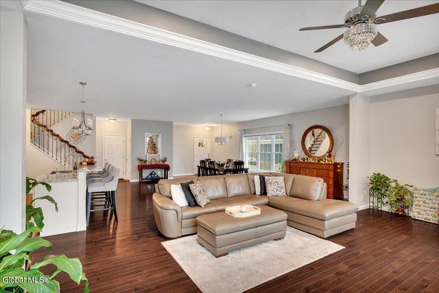 40 Stacey Way, North Greenbush, NY 12180