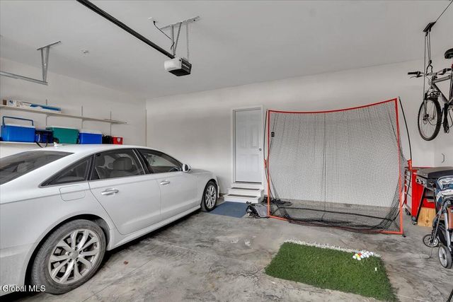 40 Stacey Way, North Greenbush, NY 12180