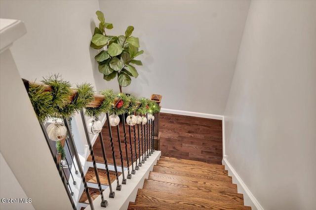 40 Stacey Way, North Greenbush, NY 12180