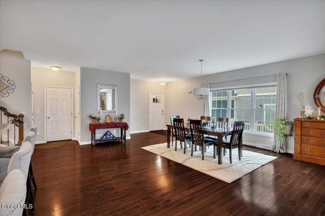 40 Stacey Way, North Greenbush, NY 12180