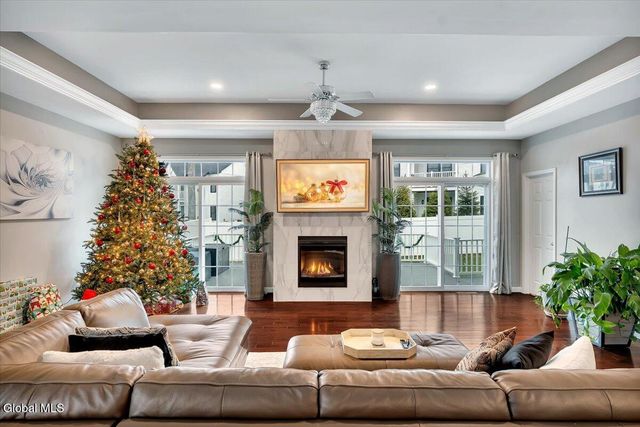 40 Stacey Way, North Greenbush, NY 12180