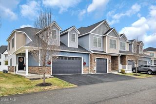 40 Stacey Way, North Greenbush, NY 12180