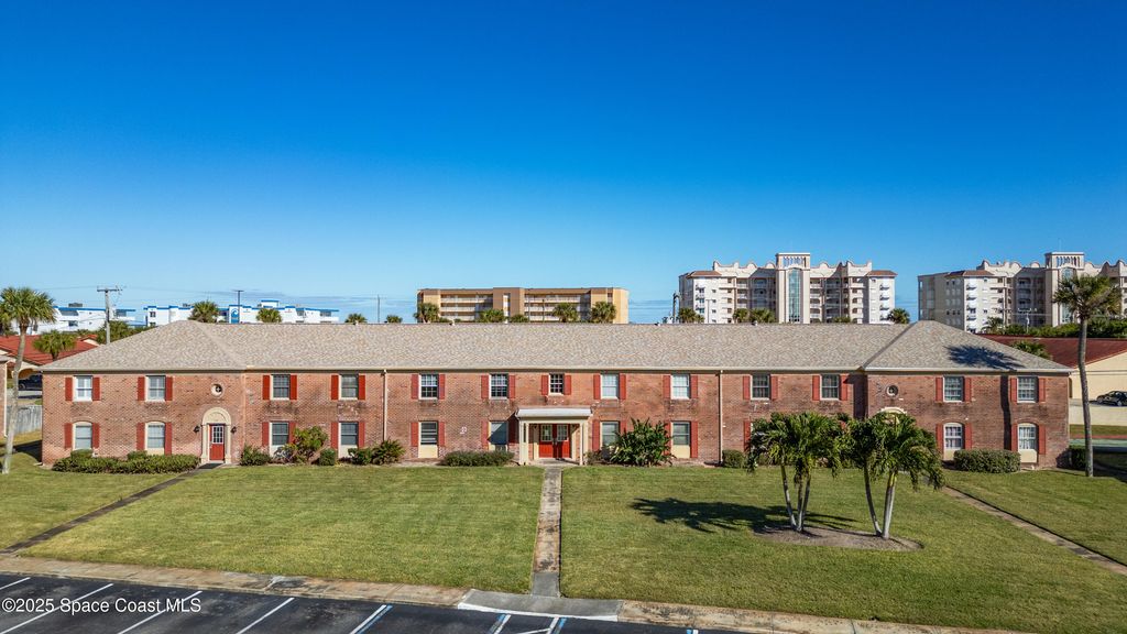 145 E Colonial Court D, Indian Harbour Beach, FL 32937